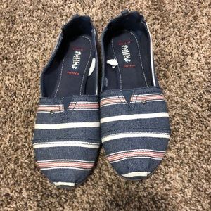 Slip ons! Like new !